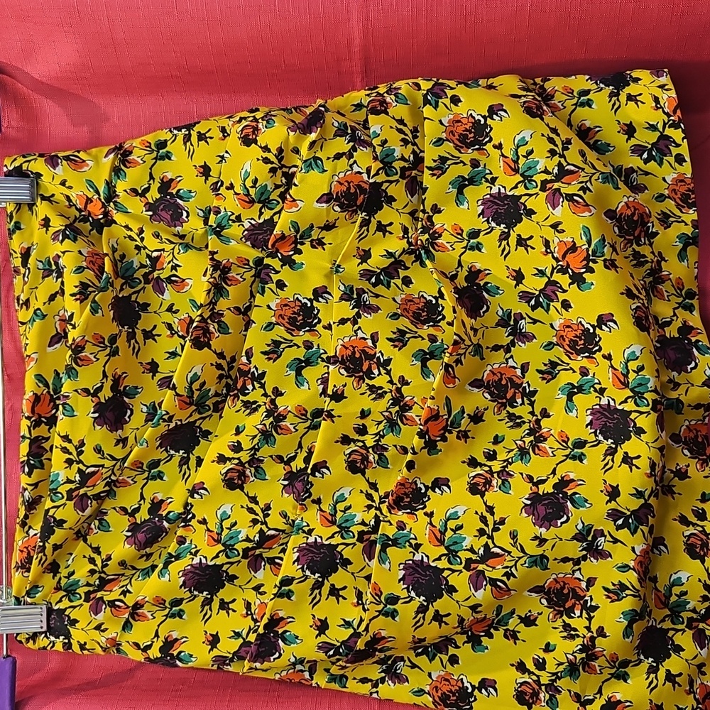 Zara Ruched Floral Pattern Mini Skirt - Picture 3 of 5